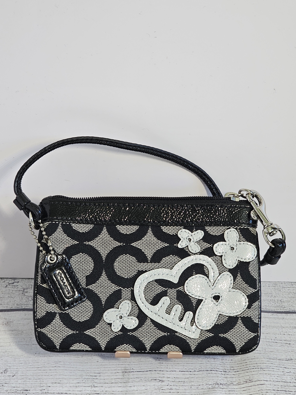 Y2K Coach Poppy Signature C Heart Shimmer Wristlet
